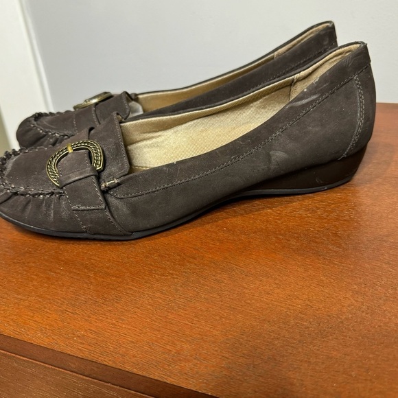 Life stride brown vegan suede loafers with buckle accent size 11 - Picture 3 of 8